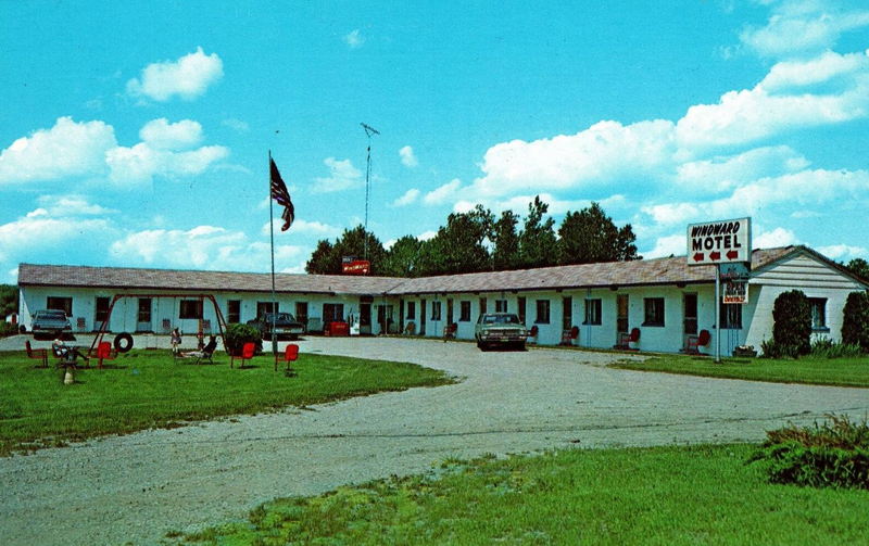 Town & Country Motel (Windward Motel) - Vintage Postcard 3 (newer photo)